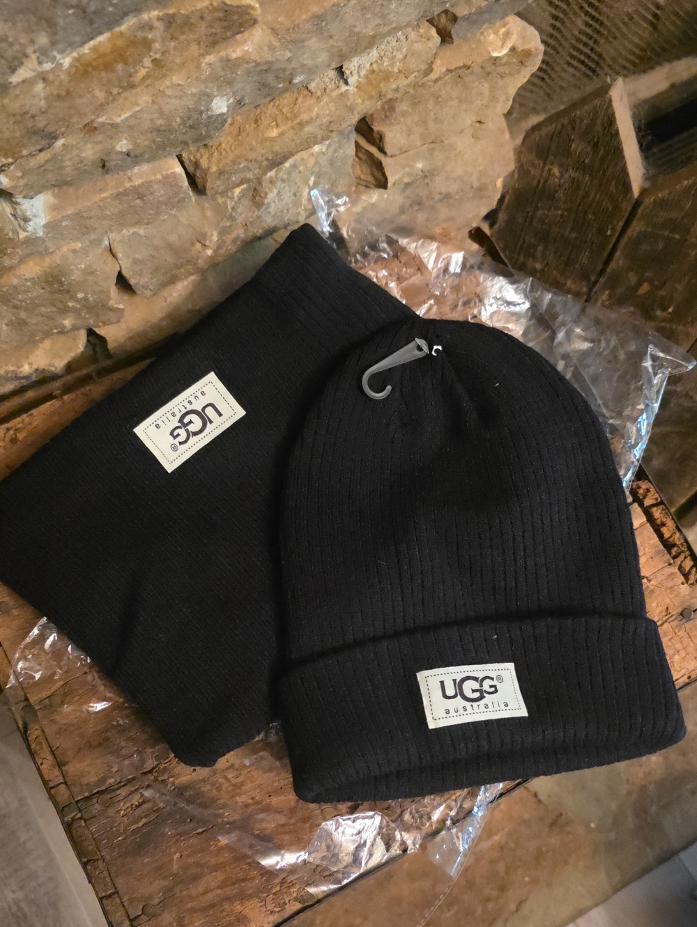 UGG Black Ribbed Knit Beanie with Matching Neck Warmer